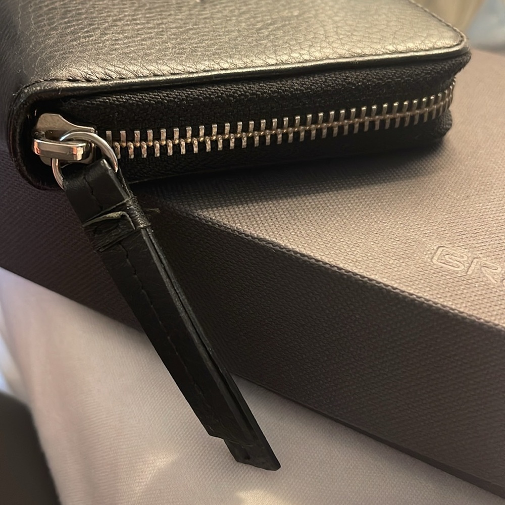 BREE Leather Continental Wallet & Keychain Set - Picture 9 of 11